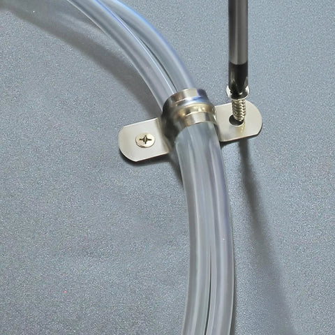 100 Pack 2 Hole 3 Quarter Inch Rigid EMT Pipe Straps, Heavy-Duty Zinc-Plated Steel Clips With Reinforced Rib installed on tube