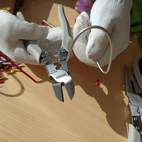 Heavy Duty Wire Cutters With Wire Stripper And Crimping Pliers 8 Inch Diagonal Cutters Pro Grade High Leverage Pliers cutting wire