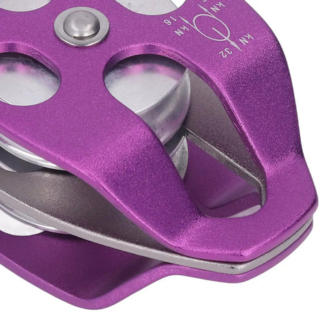 Beefy Outdoor Climbing Rescue Pulley With Swing Plate, 32KN Capacity, aluminum magnesium alloy close-up view