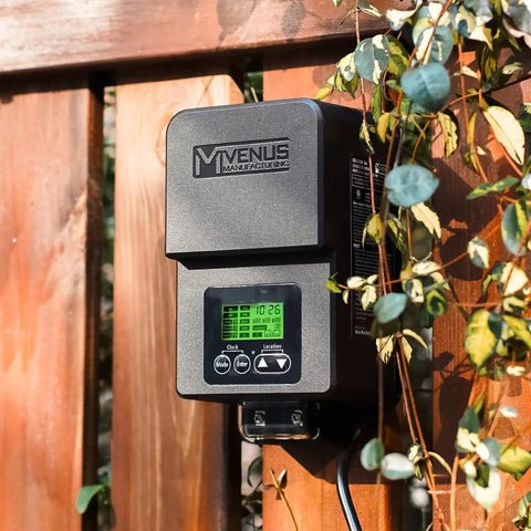 Outdoor Low Voltage Landscape Transformer 200W With Timer And Built In Photo Sensor 120V AC To 12V 15V AC For LED Spotlight And Pathway Garden Lighting Four Modes Auto Timed Astronomical With On Off