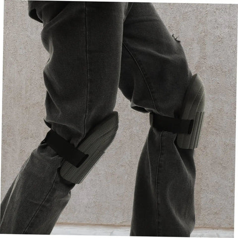 Heavy Duty Work Knee Pads With Wear Resistant Pads Built In Joint Protectors For Construction And Repair Comfy Soft Kneepads on worker's knees.
