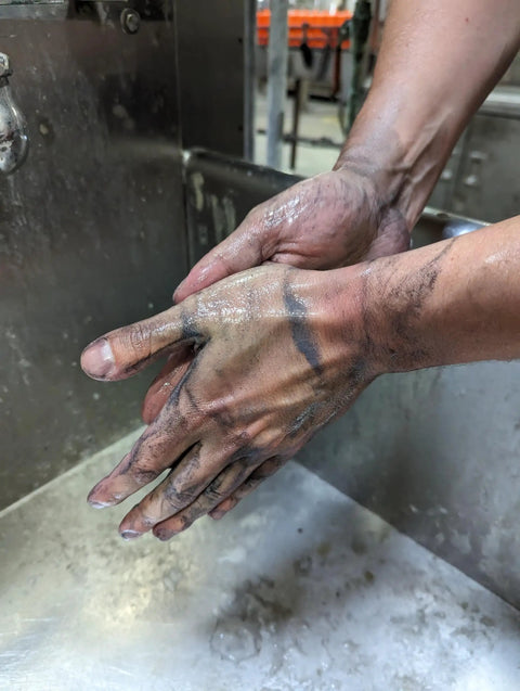 Mechanic using Heavy Duty Mechanic Hand Cleaner With Pumice Lotion, Natural Citrus Scent, Waterless Formula For Grease Busting
