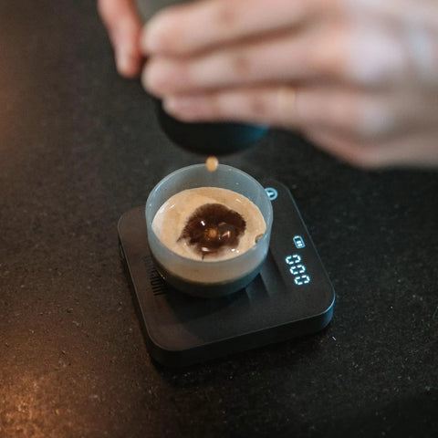Espresso being brewed on Exagram Pro Coffee Scale With Timer And Carrying Box Smart Espresso Scale