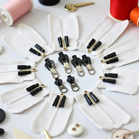12 Pack Black Universal Zipper Repair Kit Instant Fix Replacement Sliders with sewing tools for coats and jackets DIY repairs