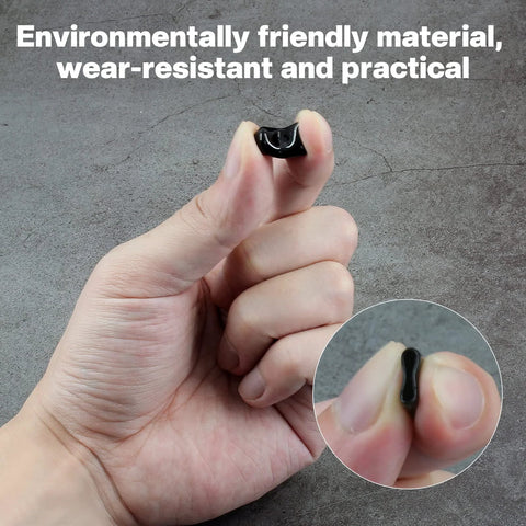 Hand holding 60 Pieces 4.5mm Screw Thread Protectors Rubber End Caps For Round Tubes Black Vinyl Tube Caps 15mm Length Inner Diameter 4.5mm