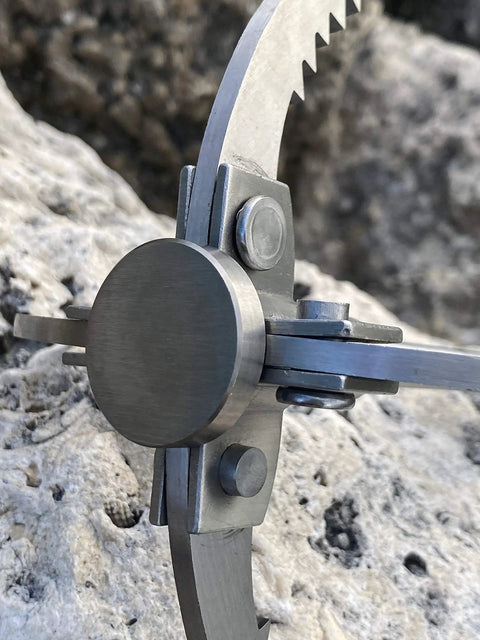 Close-up of stainless steel claws on Survival Grappling Hook With 32ft Rope Four Claw Foldable Stainless Steel Compact Heavy Duty Tool