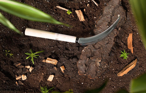Saw-Tooth Blade Garden Sickle For No-Fuss Weeding And Harvesting Grass Weeds And Perennials, Durable Lightweight Hand Weeder Knife For Tough Stems Vines And Brush, Easy Cut Made In Japan on soil