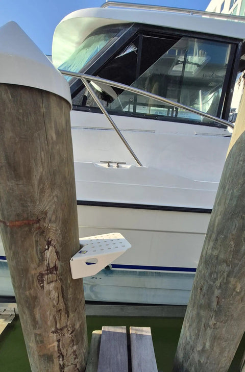 Boat Dock Step Single Step Boarding Platform Aluminum With Powder Coat Finish Post Mount Dock Accessory Built To Last With Stainless Steel Lag Bolts For A Solid Pier Post Mount And A Two Year Warranty With Easy Versatile Height Positioning, white aluminum step on dock post