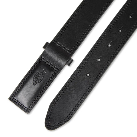 Close-up of No Metal Visible Mechanic Belt For Men Black Large No Scratch Belt with hidden buckle and durable stitching, black.