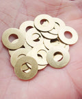Griptilian Mini Brass Washer Replacement Set for Pivot Pins 0.4x12x5.2 Mm EDC Folding Knife Gear Cushion Pad, hand view.