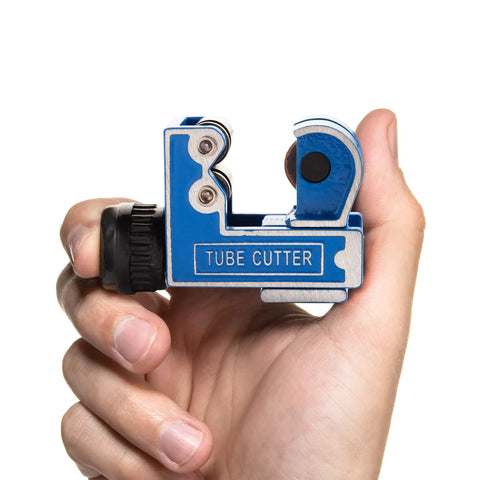 Pro Grade Mini Pipe Cutter For Copper Brass Aluminum And Thin Stainless Steel Pipes 1/8 Inch To 1 1/8 Inch Tube Cutter Tool in hand