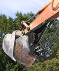 18 Inch Hydraulic Backhoe Thumb With Adjustable Length And Hydraulic Cylinder, beefy heavy duty weld on attachment, black steel