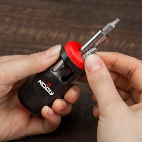 Stubby Ratcheting Screwdriver Kit With 14-In-1 Mini Bit Set Including Flathead, Hex, Torx, Square, And Pozidriv Tips Compact