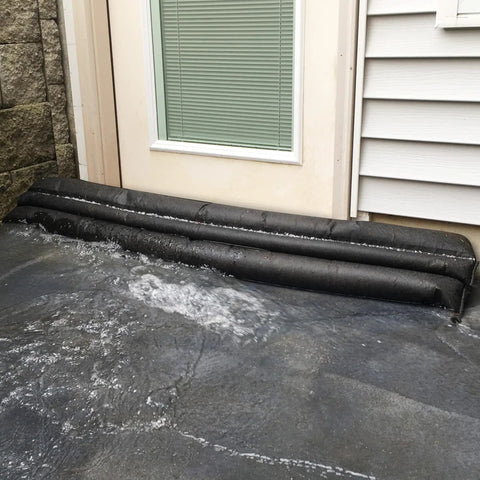 Water Activated Flood Barrier Kit, 5ft Expands To 3.5 Inches In Minutes, protects doorway from flooding water