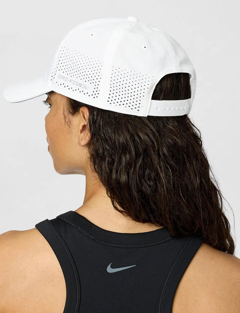 Moisture-Wicking Dri-Fit ADV Club Structured Swoosh Cap With AeroBill Breathability For Dry Comfort All Day White Black Small Medium