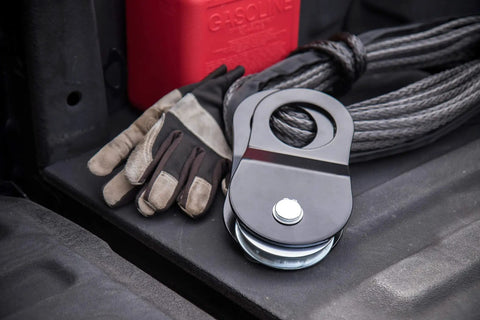 Snatch Block 15,000 Lb Capacity For Heavy Duty Winch Pulls, Doubles Your Pull Power, black powder-coated with rope