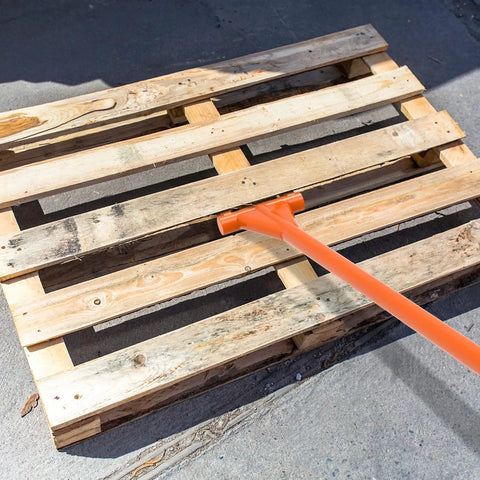 48 Inch Wrecking Bar With Dual Tines, Heavy Duty Pallet Buster With Steel Handle For Fast Deck Removal, Nails, Drywall, Flooring, And Siding Demolition, Renovation And Construction Made Easy used on wooden pallet