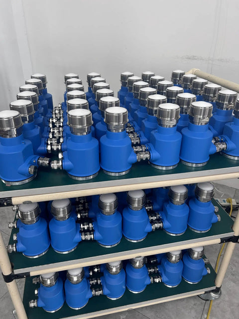 Rack of 80 GHz Radar Level Transmitter For Wastewater And Oil Tanks Non Contact Level Measurement With Narrow Beam High Accuracy To 2mm Over A Range From 2m To 10m Up To 20m Space Saving Retrofit Friendly Compact Sensor