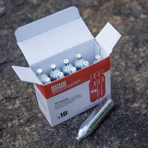 Open box of 12 Gram CO2 Cartridges Non-Threaded For Paintball Guns Pellet Guns BB Guns And Airsoft Guns High-Grade CO2 Cylinders