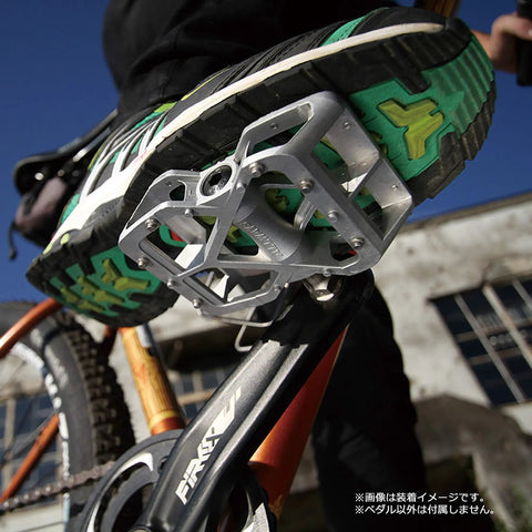 Allways Aluminum Mountain Bike Pedals Silver Double Sided Flat Pedals With Spike Pins Nine Sixteenths Inch Axle in action