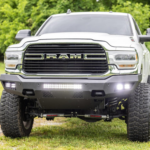 Front view of Ram 2500 with N3 Dual Steering Stabilizer For 2014 To 2024 Ram 2500 And 3500 4WD installed, enhancing handling