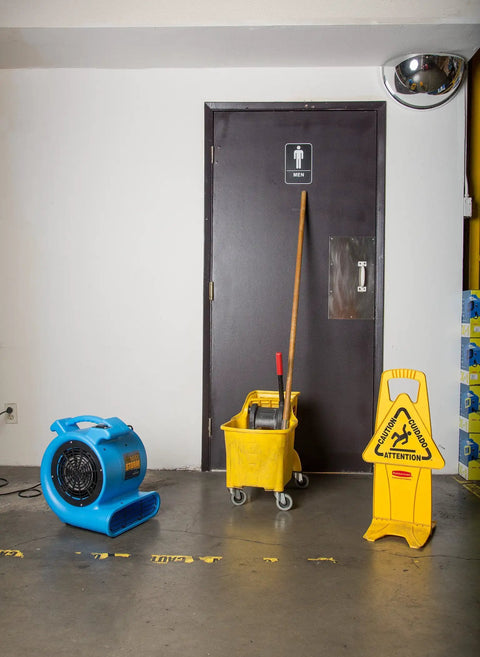 One Half Horsepower Heavy Duty Air Mover, Lightweight Carpet Dryer And Floor Blower with cleaning equipment in hallway