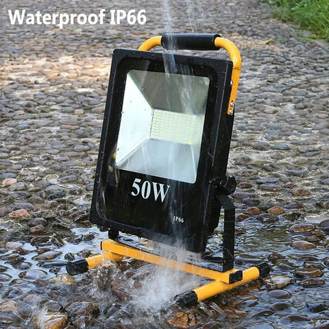 Spot Lighting 50W Led Rechargeable Construction Floodlight, 5000Lm Sup,，with IP66 waterproof feature in action under water.