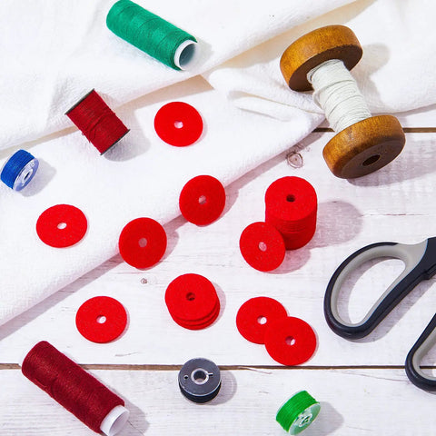 Red Spool Pin Felt Pads For Sewing Machines, 100 Pieces Replacement Felts For Spool Pins, Thread Spool Pin Adapter, Treadle Machine Parts, Ideal For DIY Sewing Arts Crafts And Projects, red felt discs with thread spools