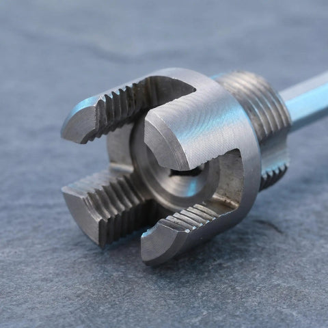 Close-up of 1 Set Internal External Pipe Thread Cutting Tools For 1/2 And 3/4 Inch Water Pipes, focuses on cutting edges.