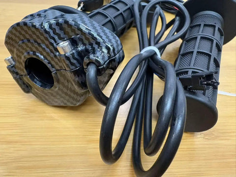 Full Twist Ebike Throttle Grip Cable Kit For Q20 Electric Dirt Bike, Rolling Bearing System, Carbon Fiber Style Dope Look, Plug And Play Throttle For Easy Install, 1.5m Cable Ready To Ride Right Out Of The Box