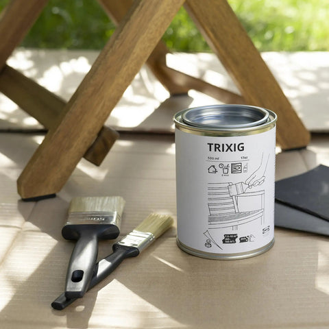 Top Shelf Exterior Wood Stain For Outdoor Decks And Patios Waterproof Sealant With Superior UV Resistance 500 Ml can with brushes and cardboard.