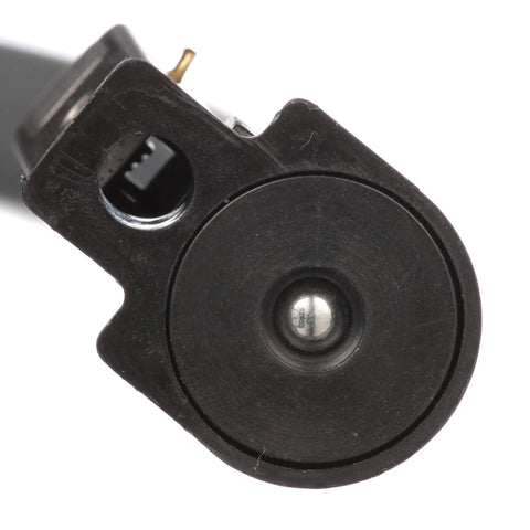 Close-up of sprayless connector for Pro Grade Marine Fuel Line Kit With Six Feet Of Three Eighths Inch Hose Tank And Engine Fittings