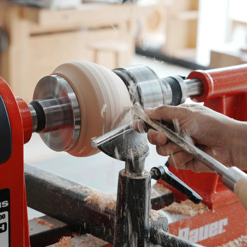 BMWOOD woodturning live tailstock chuck adapter mounted on lathe; 1in 8TPI thread, #2 Morse taper