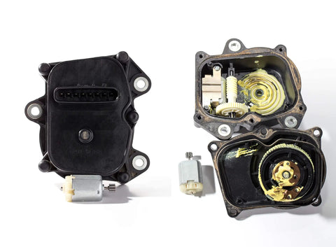 Open and closed view of Four Wheel Drive Servo Actuator Motor for 2007-Up ATV SxS with internal components exposed.