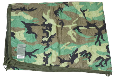 Authentic US Military Poncho Liner Woobie Blanket Woodland M81 Camouflage shown flat with edge detail