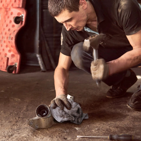 Mechanic using White 100 Percent Cotton Shop Towels 500 Count Heavy Duty Commercial Industrial B Grade 14 By 15 Inches