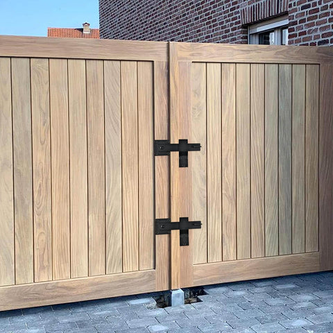 Heavy Duty Farm Gate Latch Set 6 Inch Flip Gate Latch For Barn Shed Sliding Doors And Cabinet 4 Pack Carbon Steel installed on a wooden gate