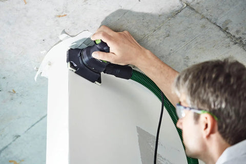 Worker using Granat P150 Grit RTS Rectangular Sanding Sheets 80x133mm 100 Pack for beefy fast sanding on paints and finishes