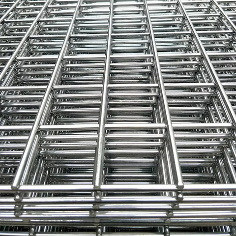 Fully Automatic Wire Mesh Welding Machine For Construction Wirecloth creating metal mesh panels close-up