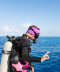 Scuba diver with MK25 Evo S620 Ti Regulator System for Scuba Diving Pro Grade Air Balanced First Stage With Titanium Barrel Thermal Insulation
