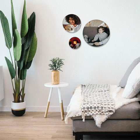 Room decor with 4.2 Inch Round Sublimation Aluminum Sheets 0.01 Inch Thick Blank Metal Panels for pictures and signs on a wall.