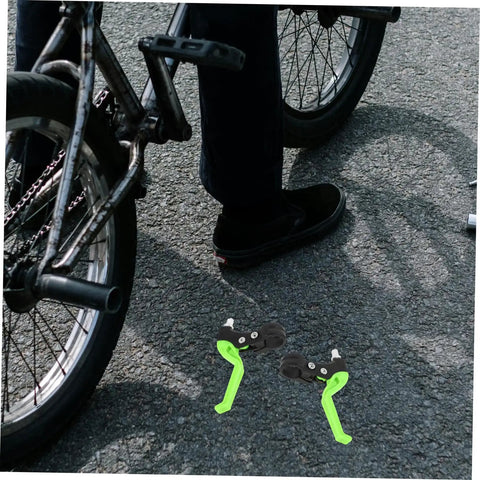 Kid Friendly Bicycle Brake Levers 1 Pair Universal Fit For Disc Brakes Lightweight Durable Plastic Finger Handles in bright green