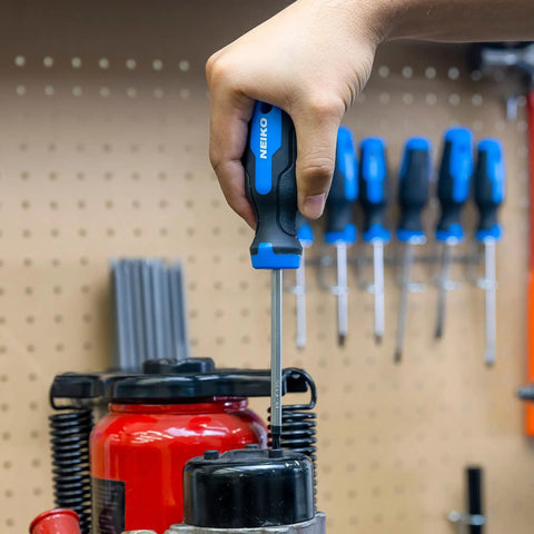 Person using Magnetic Torx Screwdriver Set With 12 Pieces T5 Through T40 6 Point Star Heads Heat Treated Chrome Vanadium Steel