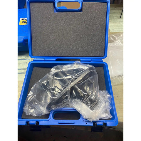 Heavy Duty Axle Shaft Puller Tool For Big Rig Trucks Featuring Quick Lock Adjustable Arms in protective case.