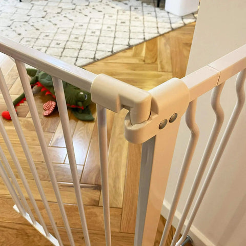 Easy Walk-Through Baby Safety Gate With Auto Close And Hold Open, All Steel Construction, secure lock mechanism, 30 Inches Tall