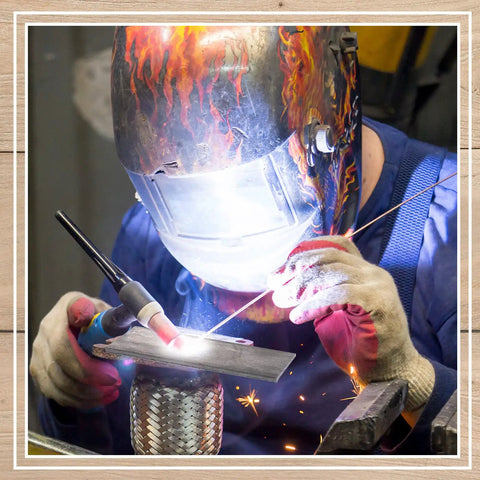 Welder practicing skills with 24 Pcs Welding Coupons 2x4 Inch 11 Gauge Mild Steel Plates Kit for MIG TIG Stick ARC Gas Training