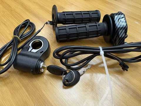 Full Twist Ebike Throttle Grip Cable Kit For Q20 Electric Dirt Bike, Rolling Bearing System, Carbon Fiber Style Dope Look, Plug And Play Throttle For Easy Install, 1.5m Cable Ready To Ride Right Out Of The Box