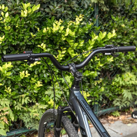 Trail Ready 31.8mm MTB Riser Handlebar 780mm Wide Aluminum Alloy Bar With 25/55/70/90/120mm Rise Options on a bicycle