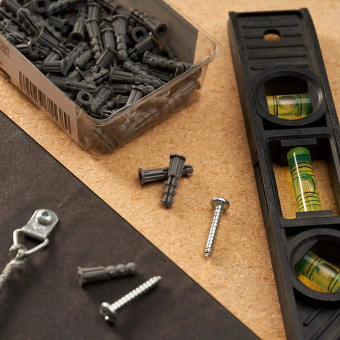 Light Duty Drywall Anchors Kit for Hollow Walls with Ribbed Plastic Anchors for Secure Picture Frames Artwork and Light Duty Mounts Simple Install Prevents Screw Pullout Great for Home Decor Qualihome shown with screws and level