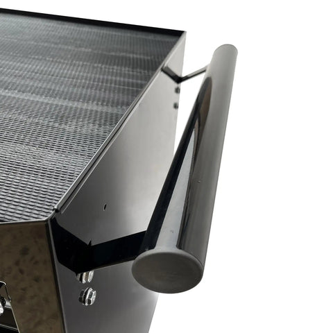 Close-up of handle on Beefy 26 Inch 5 Drawer Rolling Tool Chest Cabinet With Ball Bearing Slides Steel Tool Storage Box